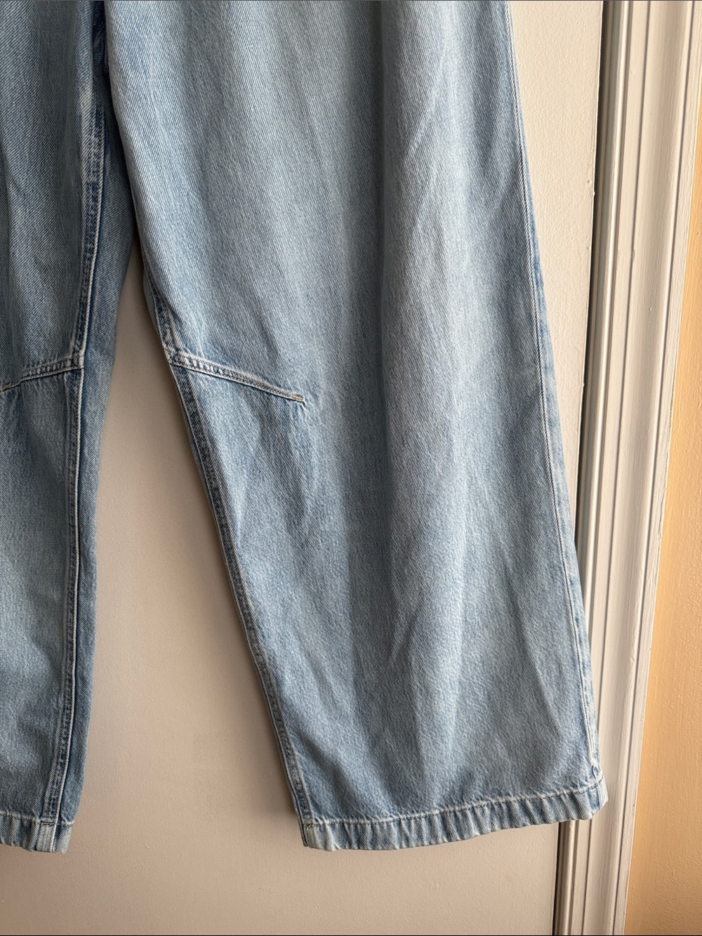 Free People We The Free Light Wash Wide Leg Pleated Jeans NWOT - Picture 4 of 12